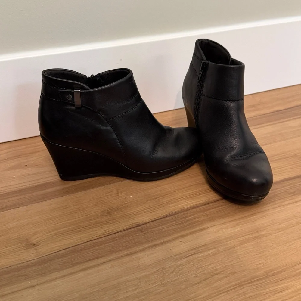 Clarks Black Wedge Ankle Boots - Picture 2 of 5